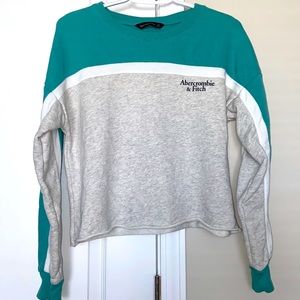 Abercrombie cropped long sleeve pullover